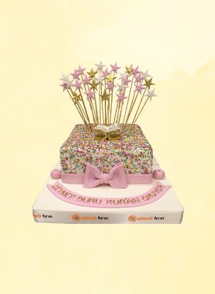 Pembe Kurdeleli Yıldızlı Özel Gün Kutlama Pastası